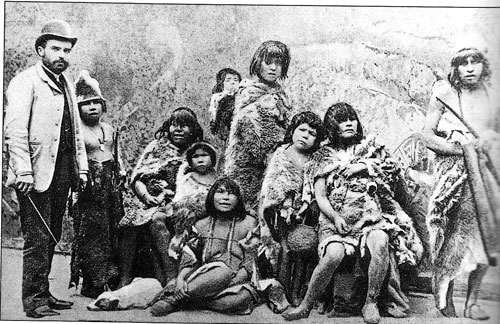 Indígenas de Tierra del Fuego en la Exposición Universal de París de 1889