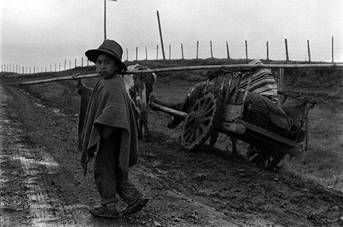 Mapuche, Región de la Araucanía, 1971. Fotografía de Raymond Depardon