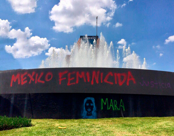 Intervención realizada durante la marcha por el feminicidio de Mara Fernanda en la fuente de la glorieta del Caballito