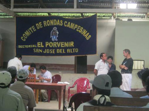 Imagen 5. Asamblea de ronderos en Jaén. Foto de Leif Korsbaek.