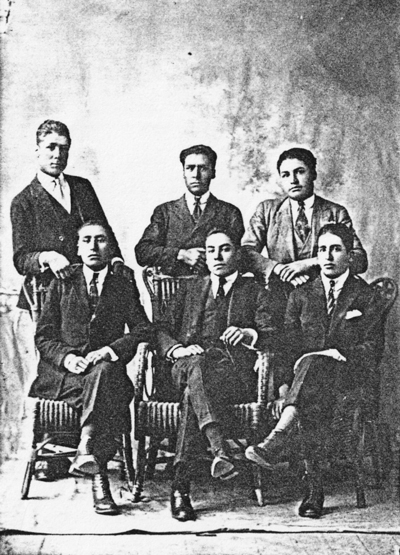 Sentados: Gregorio Castro, César Wilfredo Rozas, Gonzalo Gamarra. De pie: José Toribio Ochoa